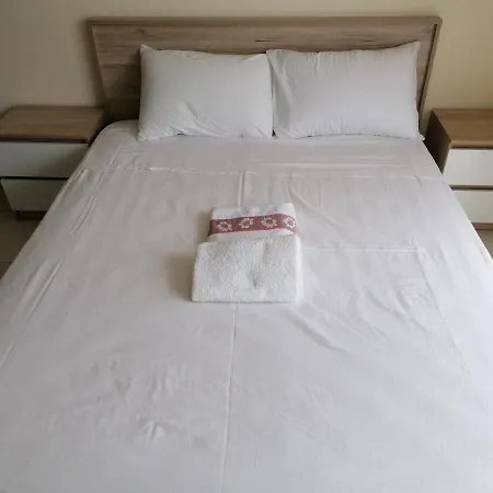 Girasol Beach Apartment 200M From Yanathes Beach * Larnaca