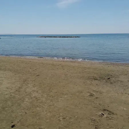 شقة Girasol Beach Apartment 200M From Yanathes Beach لارنكا