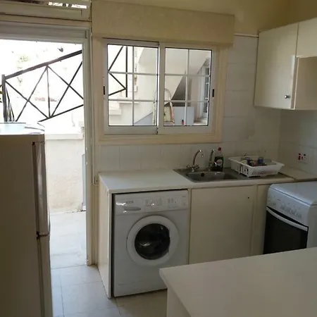 Girasol Beach Apartment 200M From Yanathes Beach * لارنكا