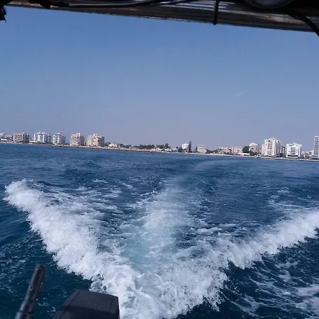 Girasol Beach Apartment 200M From Yanathes Beach لارنكا